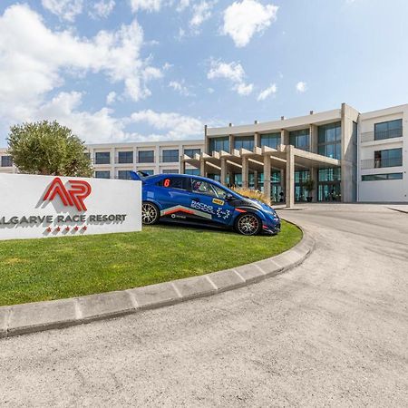 Algarve Race Resort - Hotel Montes de Cima Екстериор снимка
