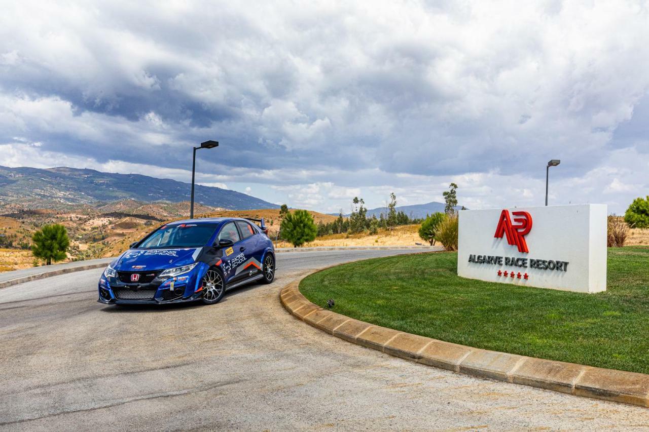 Algarve Race Resort - Hotel Montes de Cima Екстериор снимка