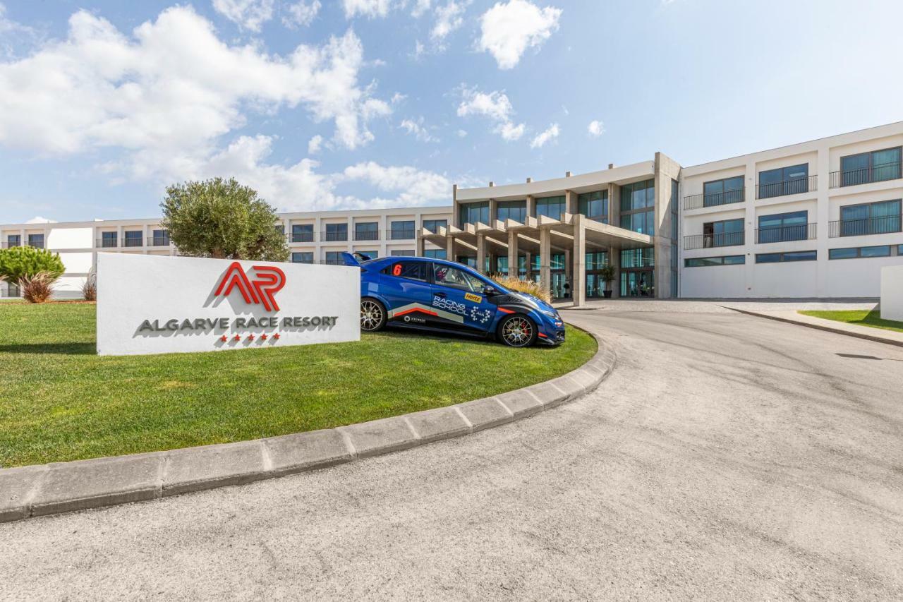 Algarve Race Resort - Hotel Montes de Cima Екстериор снимка