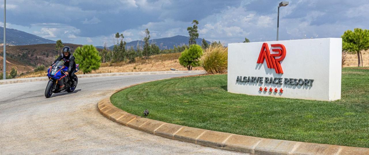 Algarve Race Resort - Hotel Montes de Cima Екстериор снимка
